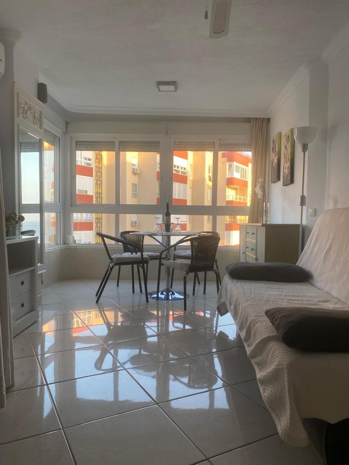 Apartamento Luminoso, acogedor y a 3 minutos de la playa Torrox Exterior foto