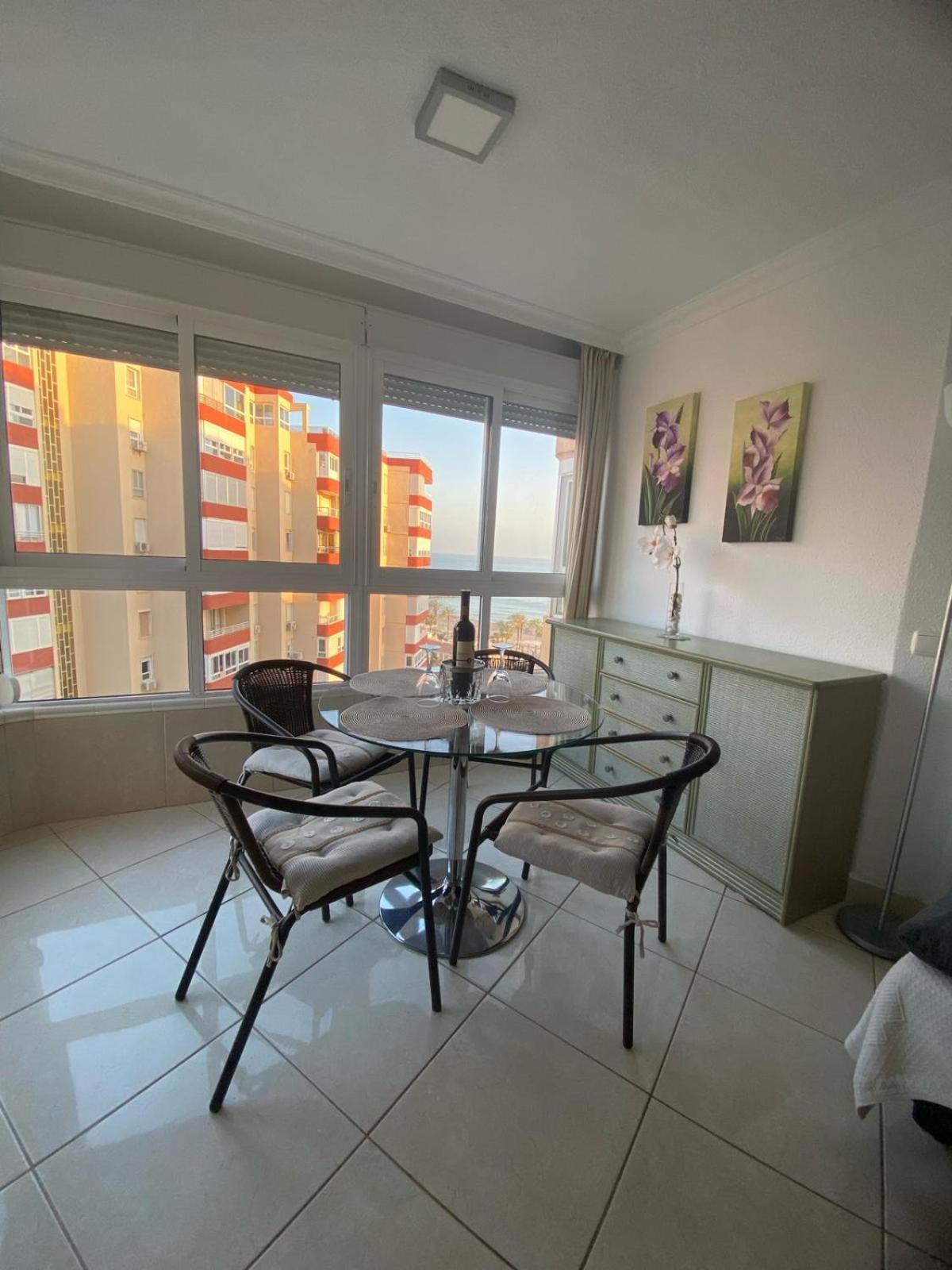 Apartamento Luminoso, acogedor y a 3 minutos de la playa Torrox Exterior foto